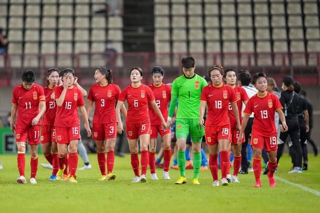 迪翁古司职防守型中场，今年曾代表塞内加尔参加U17世界杯，他将在2024年6月正式加盟切尔西。